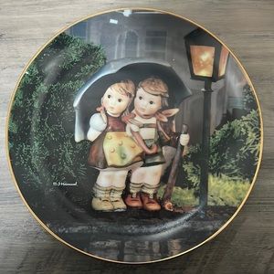 Hummel Collectors plate - Stormy Weather
